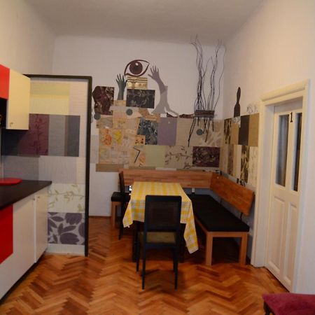 Hostel Pangeea Сибиу Номер фото