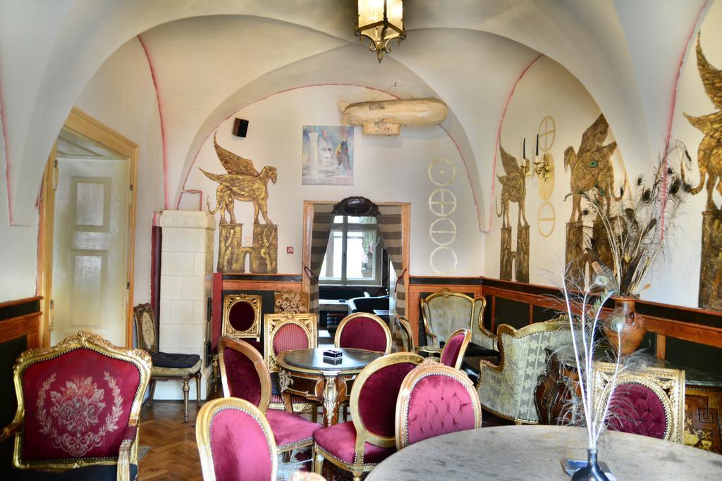 Hostel Pangeea Сибиу Экстерьер фото