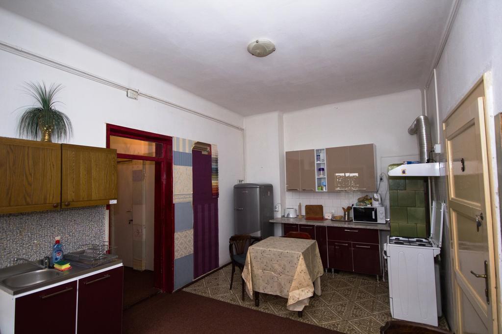 Hostel Pangeea Сибиу Экстерьер фото