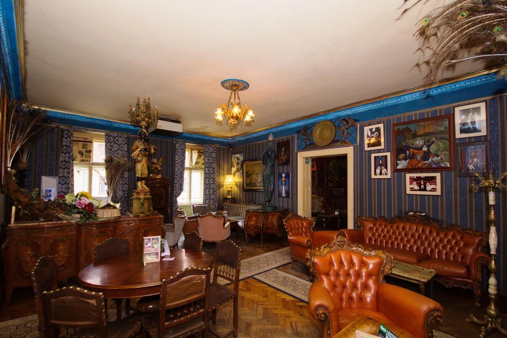 Hostel Pangeea Сибиу Экстерьер фото